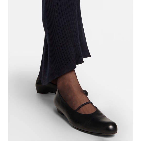 New in Box The Row Black Leather Ballet Flats size 41. - Picture 2 of 9